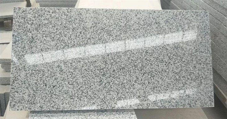 Light-Grey-Granite-for-Slab-Tile-Countertop-Step.webp (3)(001)